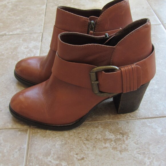 Steve Madden Size 8 "Fairlow" Brown Leather Ankle Boots - Picture 1 of 8